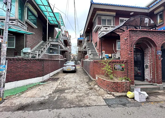 Price Center Near Hongdae Gangnam 5 Min To Subway Station アパート