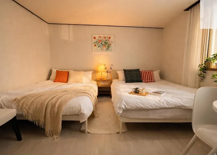 Price Center Near Hongdae Gangnam 5 Min To Subway Station *